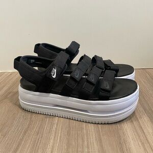 Nike Women's Icon Classic Platform Strappy Sandals Black White DH0224-001 Size 9